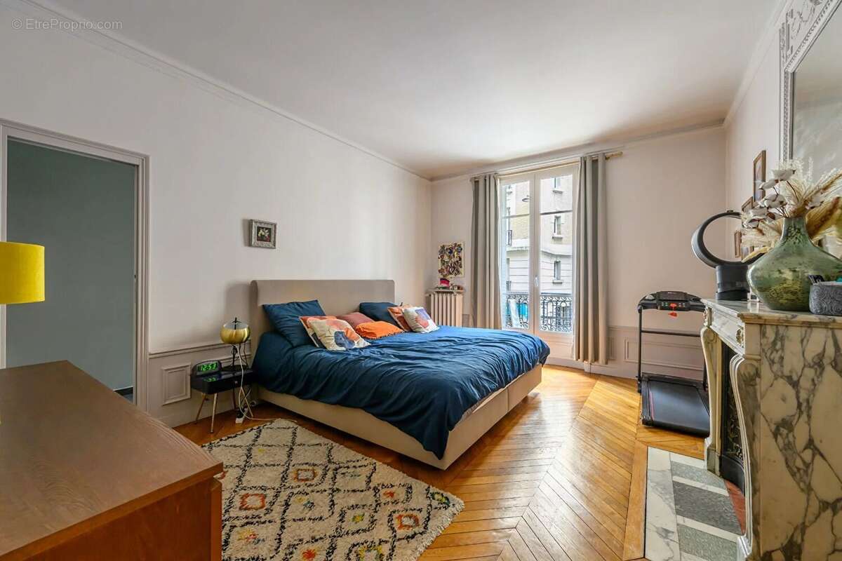Appartement à PARIS-18E