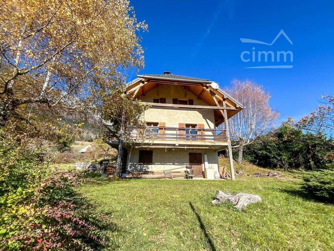 Maison à LA TERRASSE