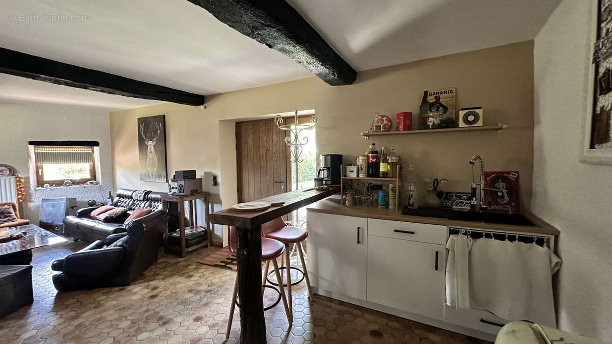 Maison à SERMENTIZON