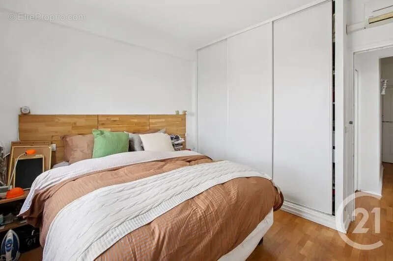 Appartement à NEUILLY-SUR-SEINE