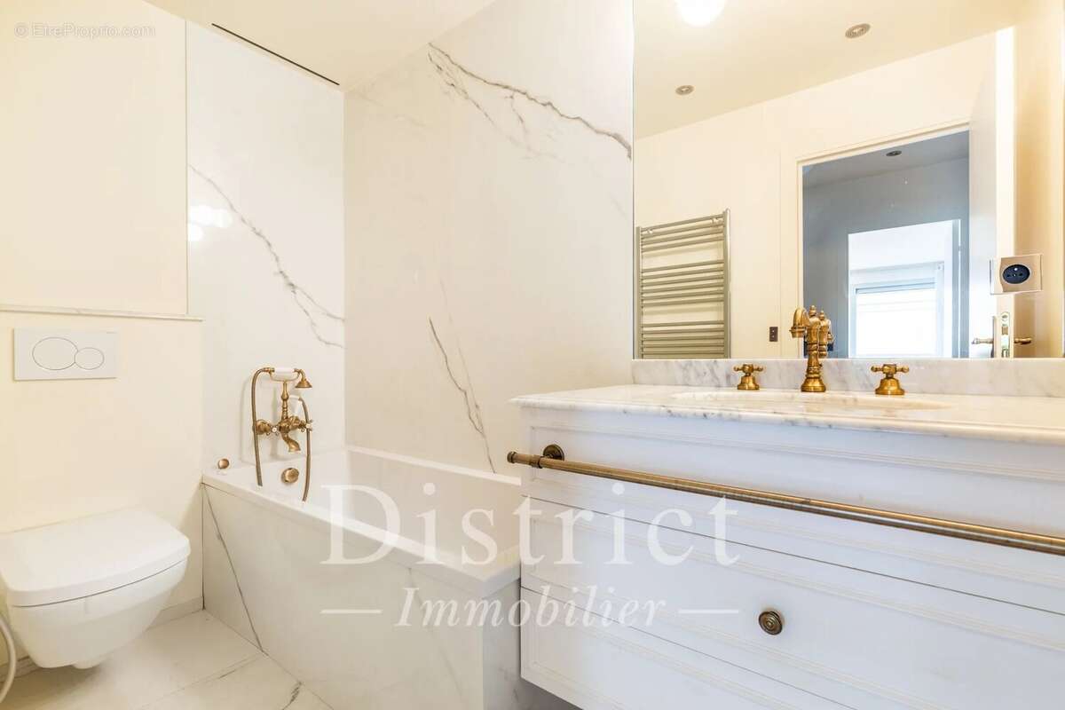 Appartement à PARIS-7E