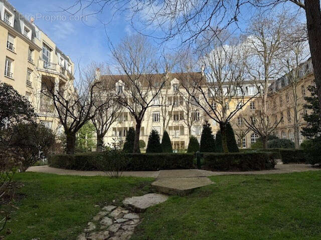 Appartement à PARIS-5E