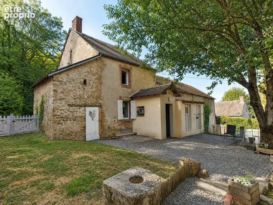 Maison à SAINT-LEGER-BRIDEREIX