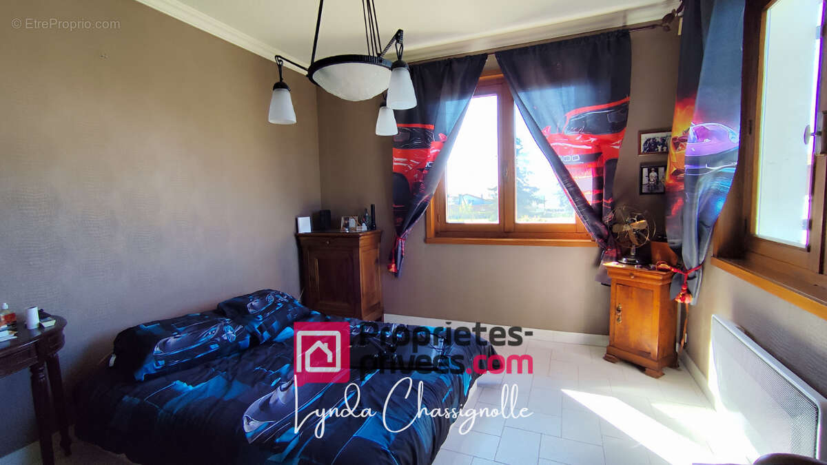 Maison à Riorges - Grand Garage + dépendance - photo 15