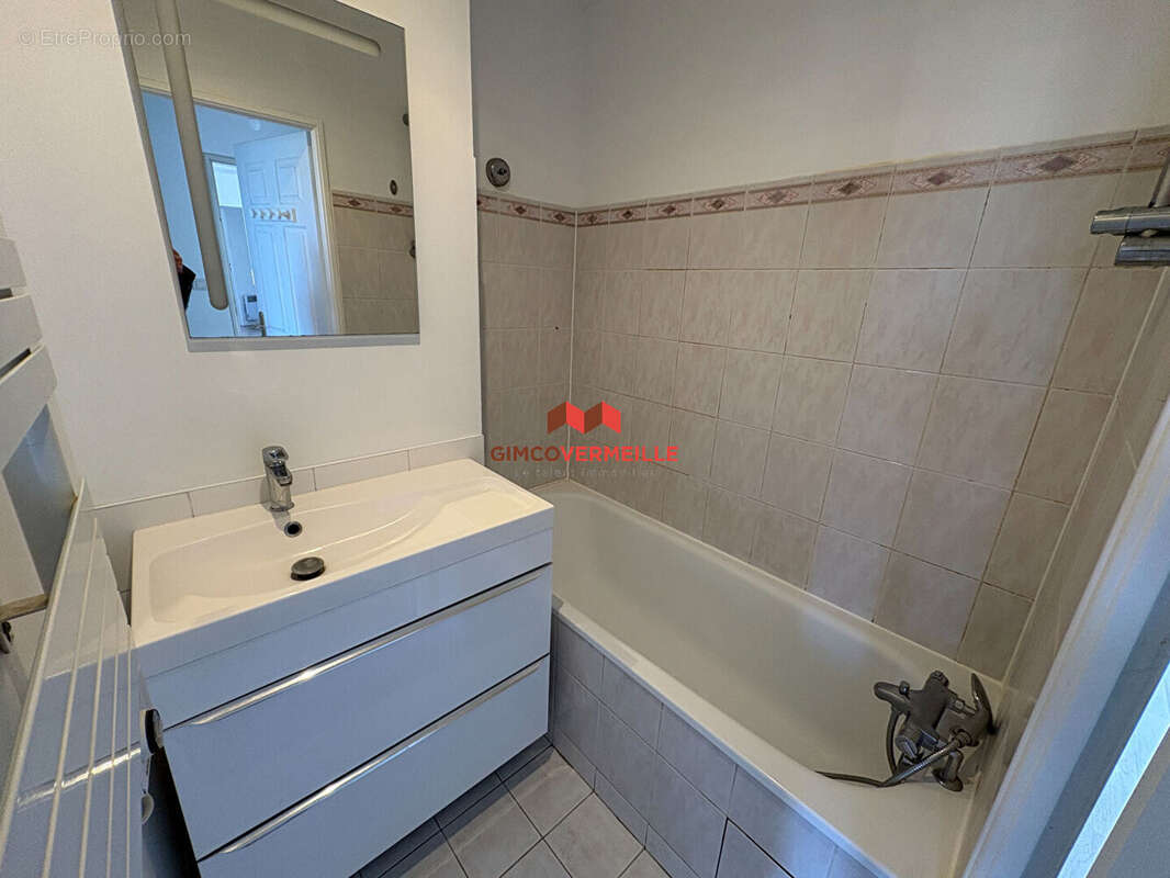 Appartement à VOISINS-LE-BRETONNEUX