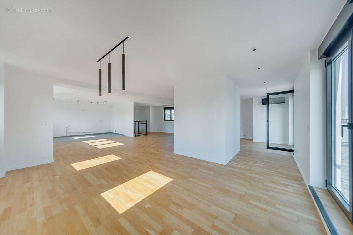 Appartement à PARIS-15E