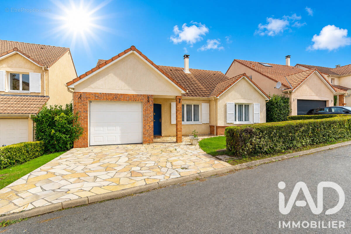 Photo 1 - Maison à MONTEVRAIN