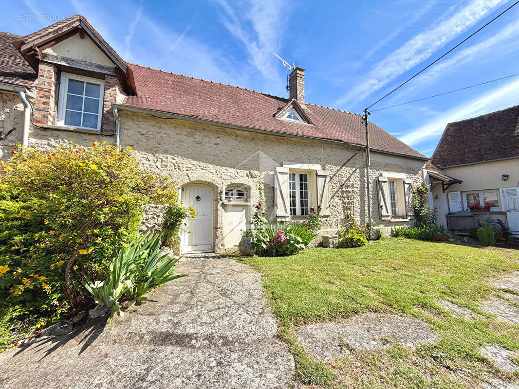 Maison à EGREVILLE