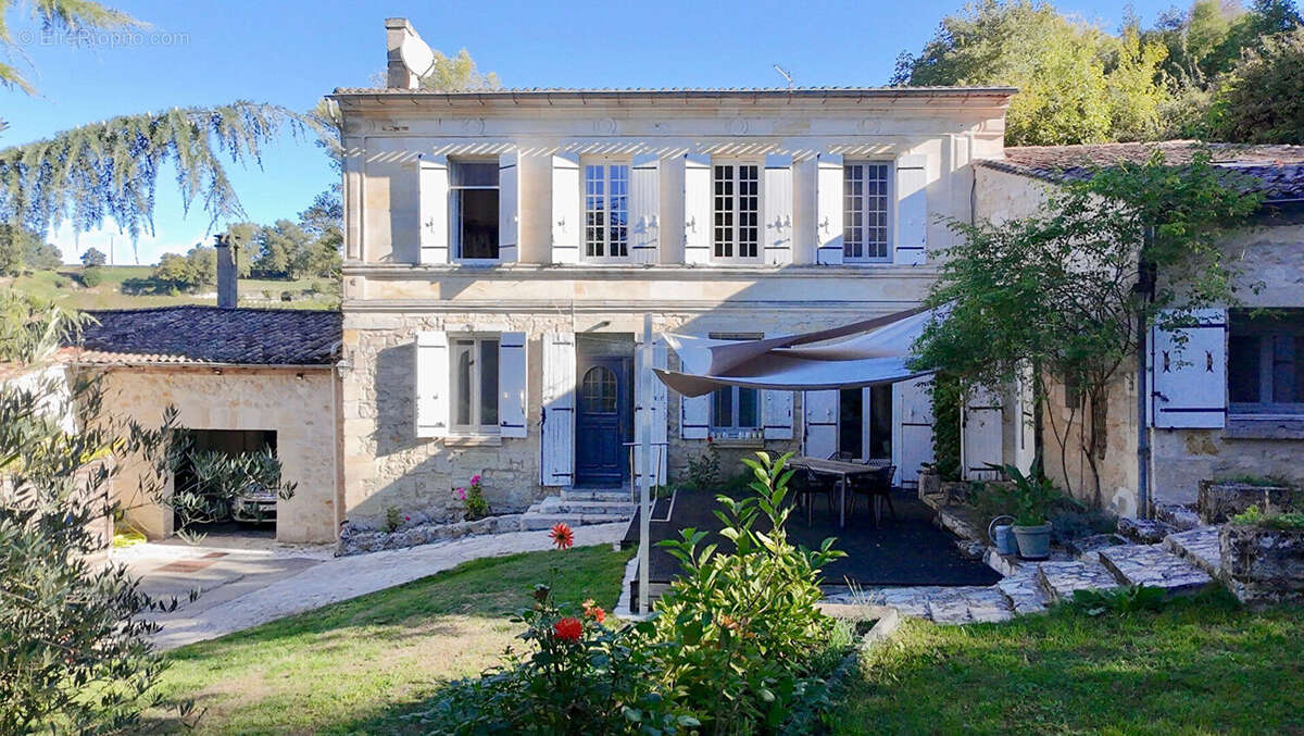 Maison à FRONSAC