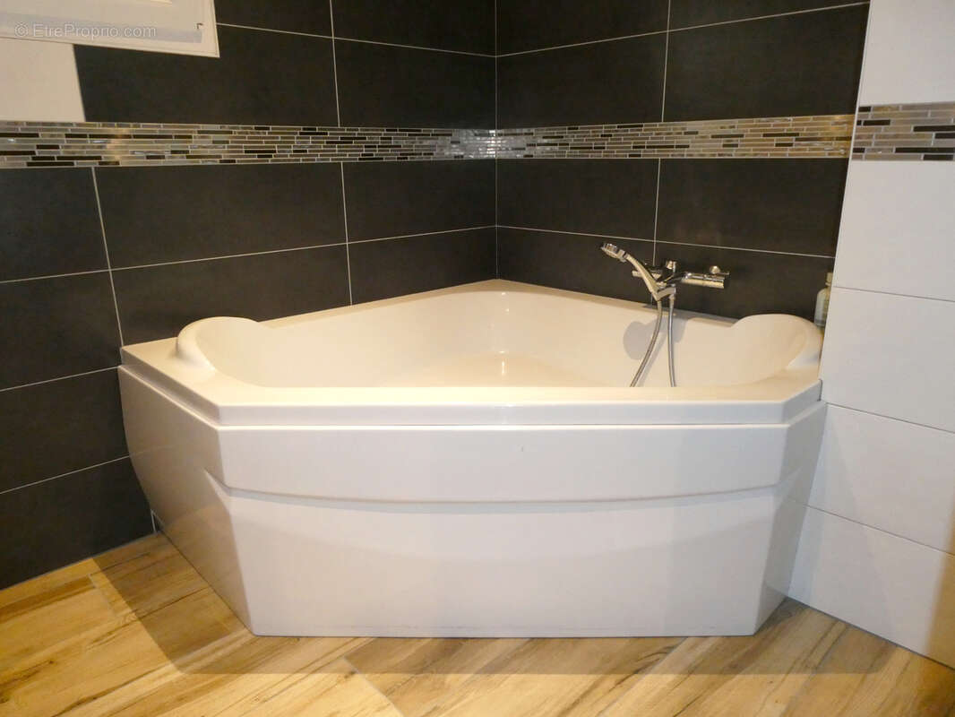 Maison à SAINT-LAURENT-DE-CHAMOUSSET