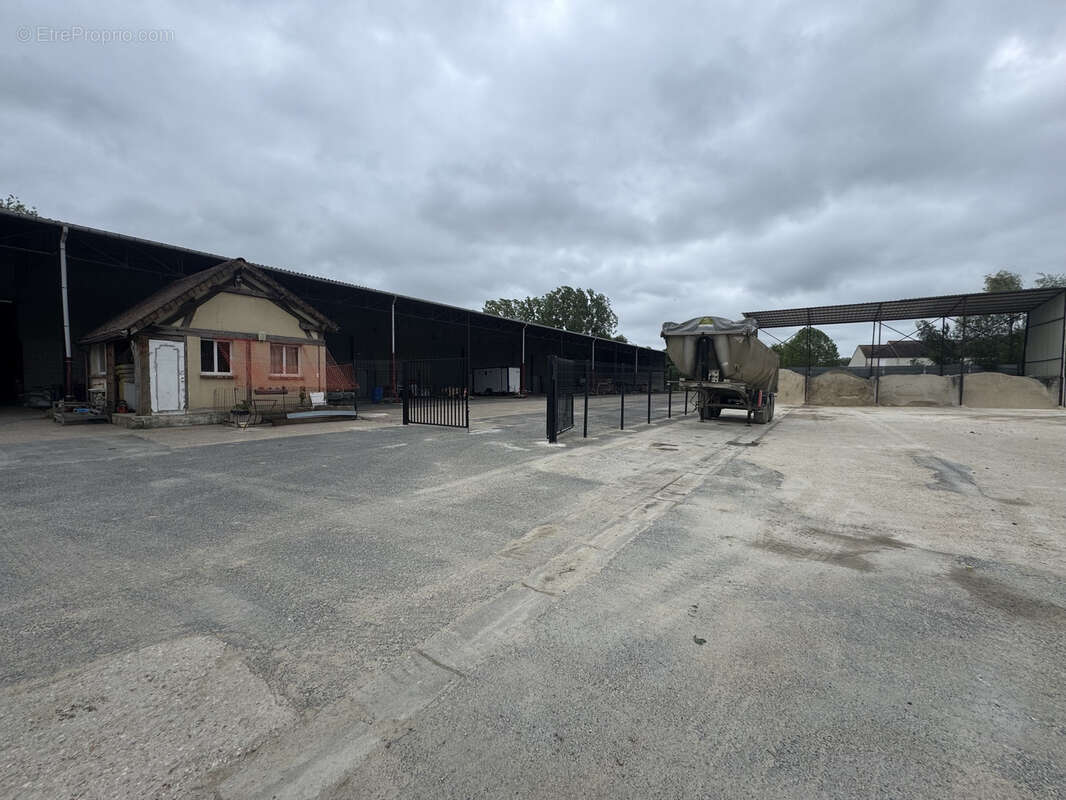 Commerce à LE CHATELET-EN-BRIE