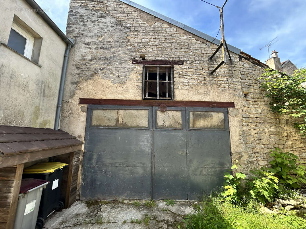 Maison à MONTBARD