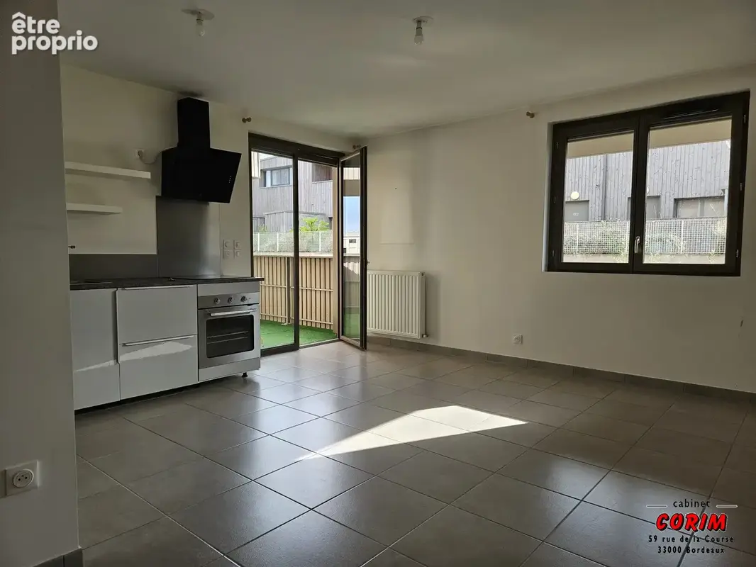 Appartement 3 pièces 66 m² à vendre à Bordeaux (33100) - photo 2