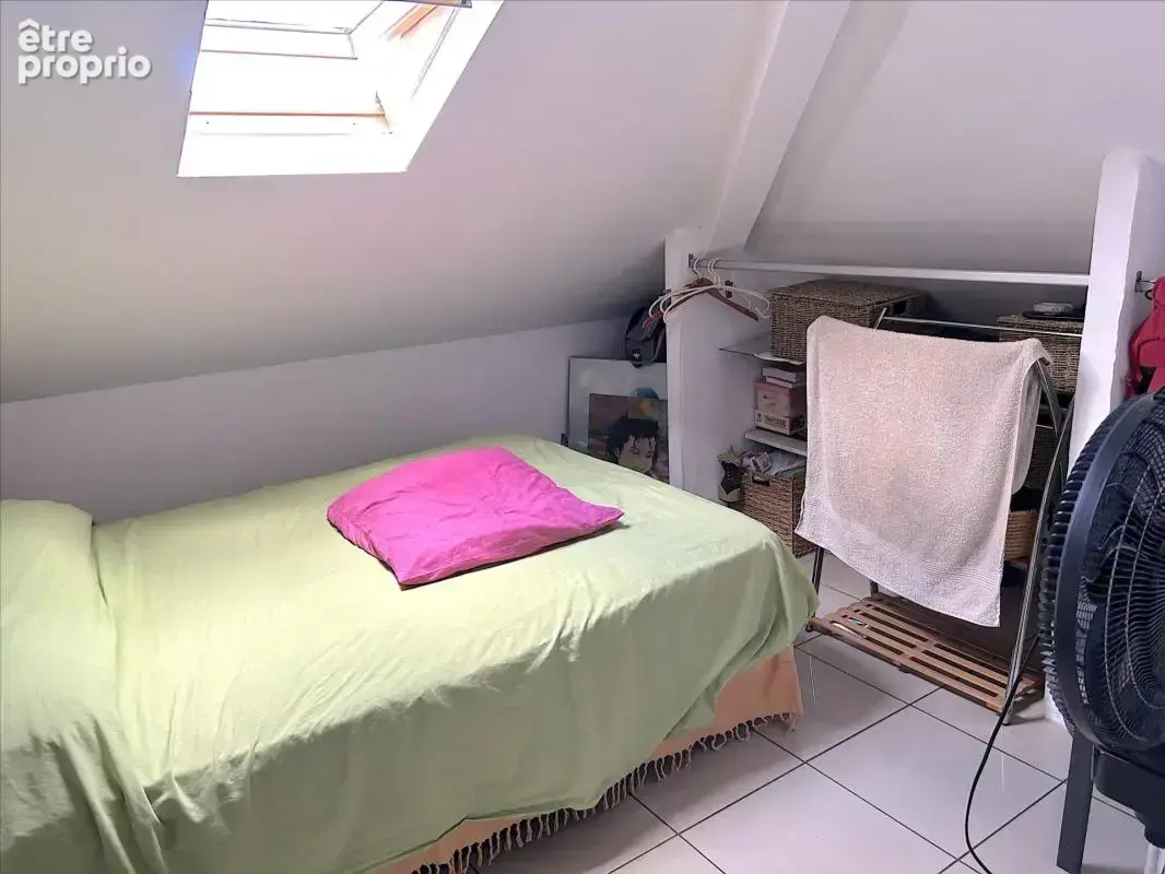 Saint Paul centre ville Appartement T3 traversant et lumineux - photo 9