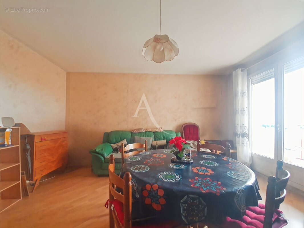 Appartement à LES MUREAUX