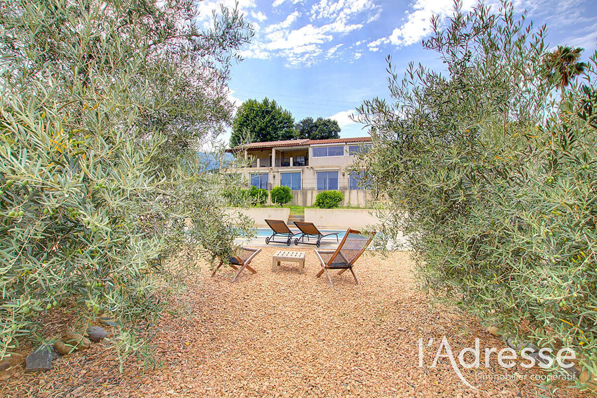 VESCOVATO  Propriété de  1683 m²  2 villas avec piscine. - photo 17