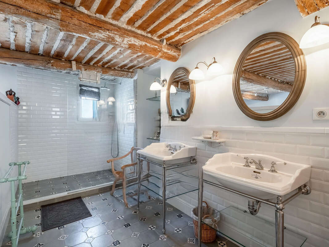ALLEINS, maison de caractère de 350 m2, piscine, garage - photo 26