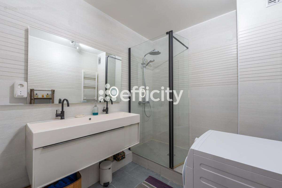 Appartement à VILLE-D'AVRAY