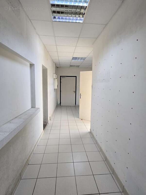 SAS - Appartement à FEUQUIERES