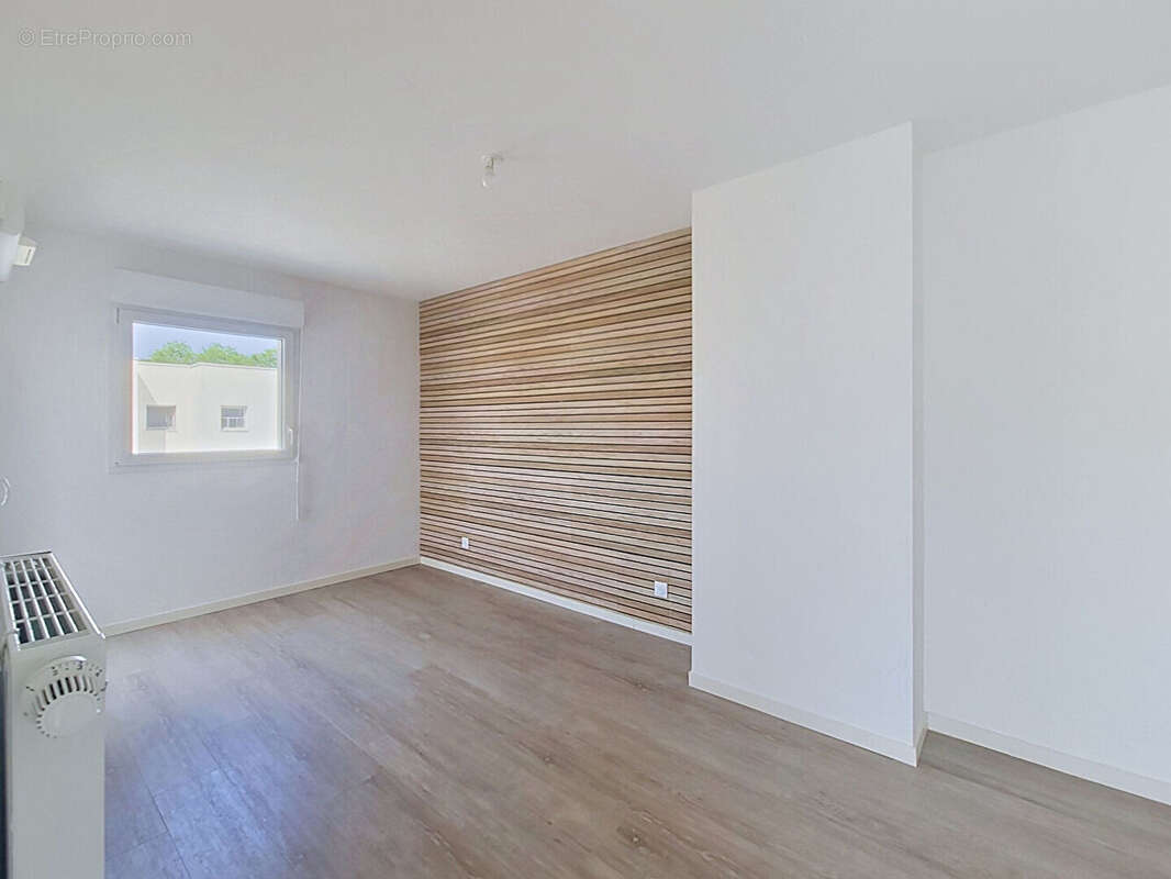 Appartement à PAREMPUYRE