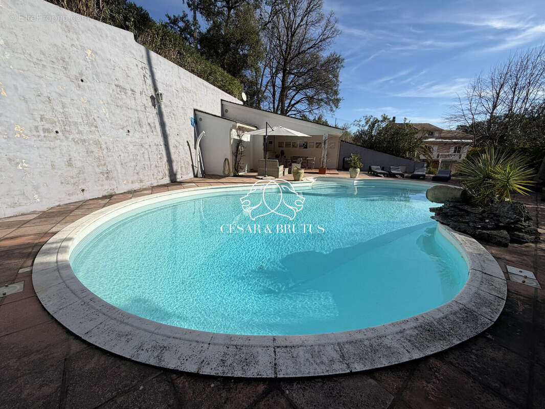 Maison 225 m² à Borgo  - photo 8