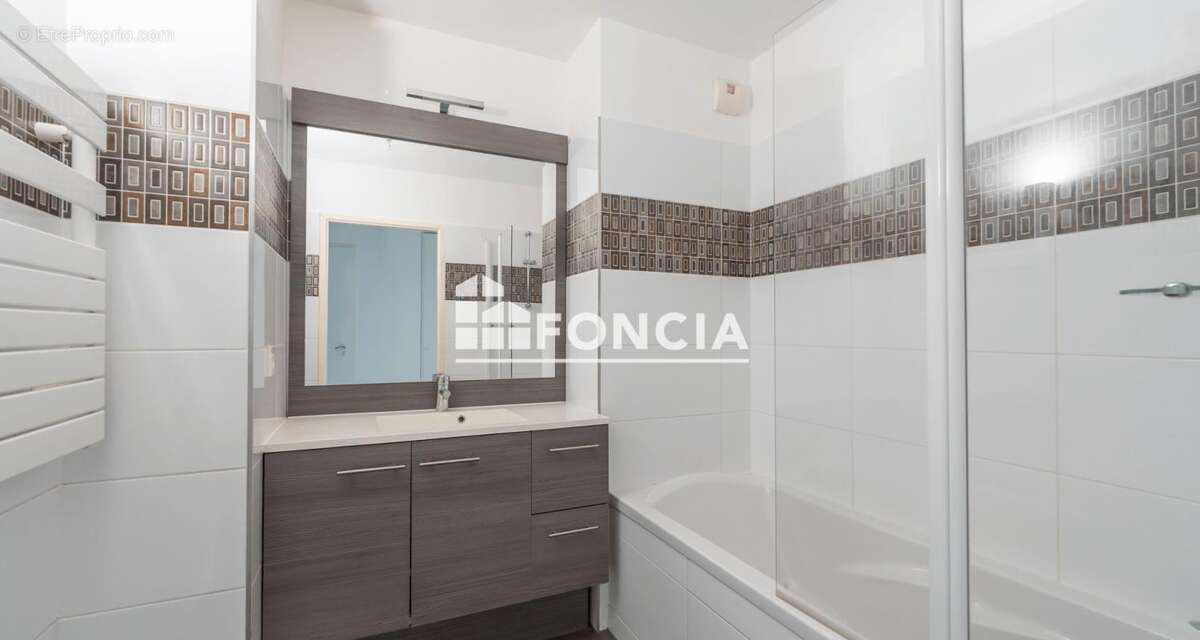 Appartement à MONTROUGE