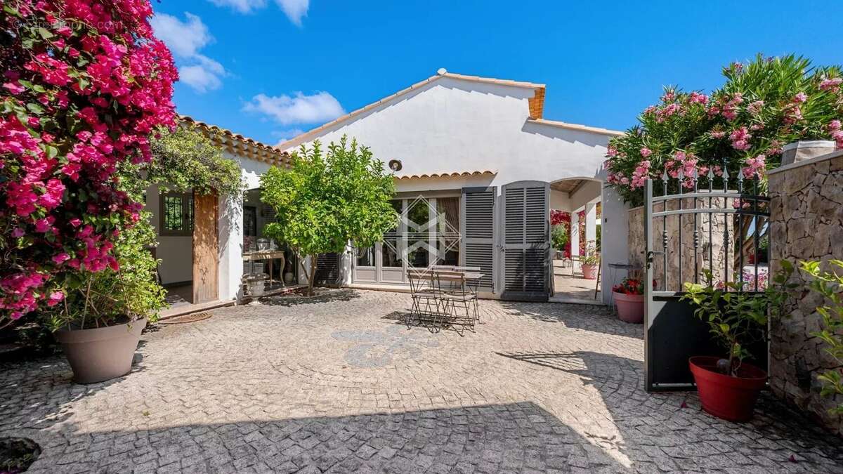 Maison à CAGNES-SUR-MER