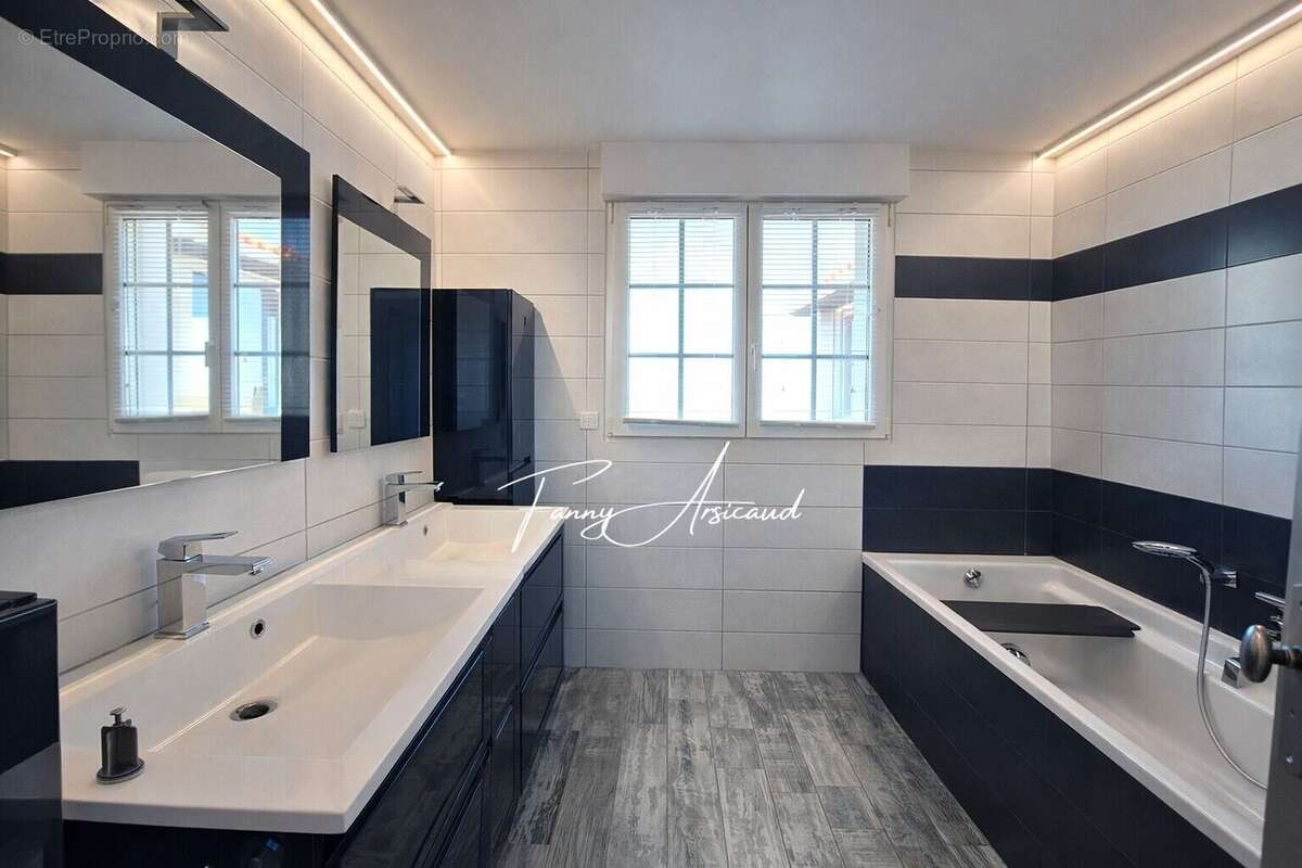 Maison à ESNANDES