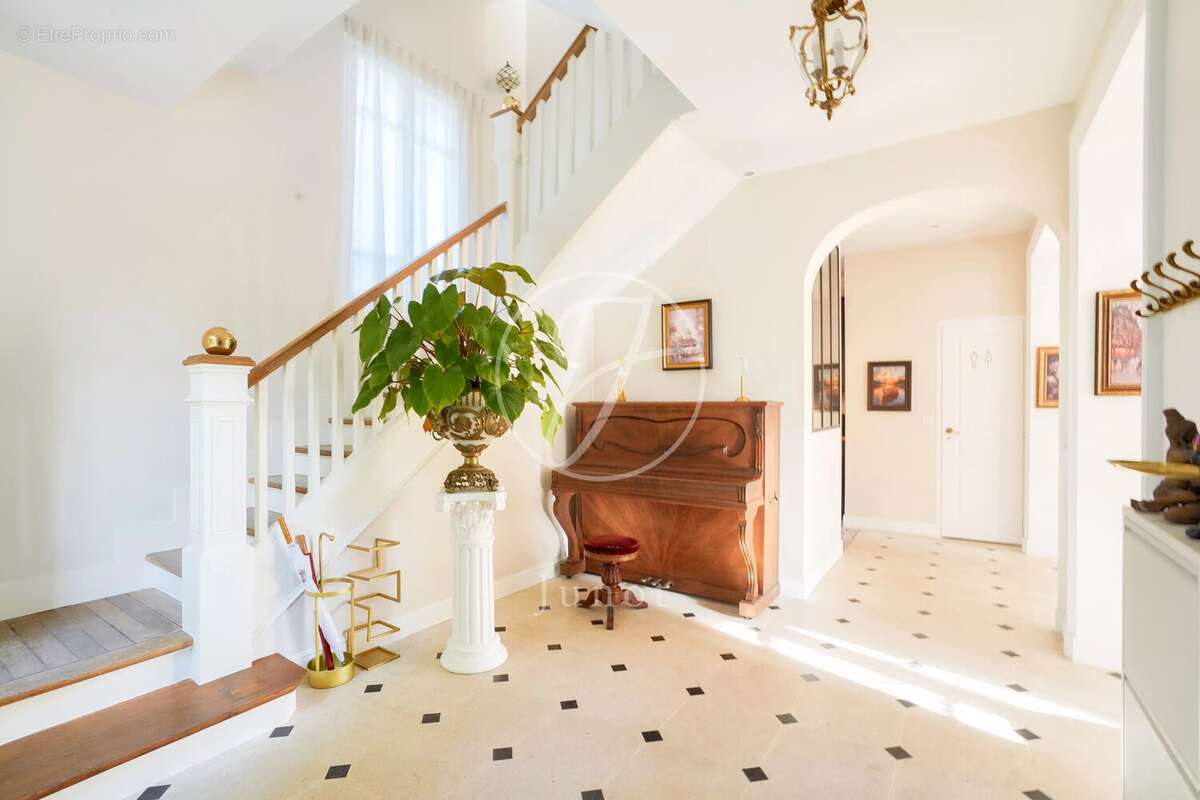 Maison à MAISONS-LAFFITTE