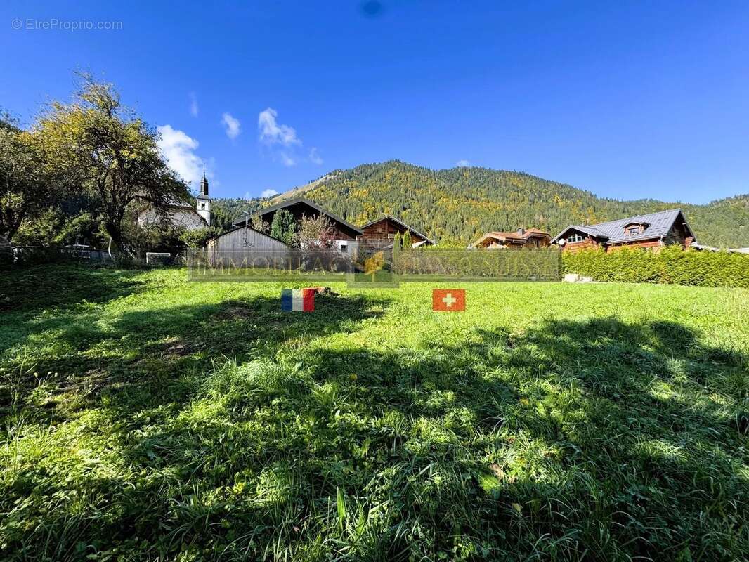 Terrain à ESSERT-ROMAND