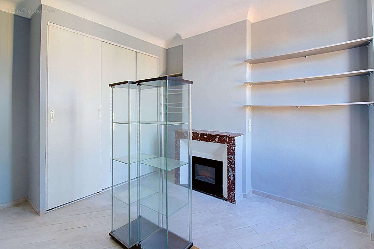 A VENDRE en exclusivité à DRAGUIGNAN Charmant appartement 3 pièces - Rare sur le marché ! - photo 7
