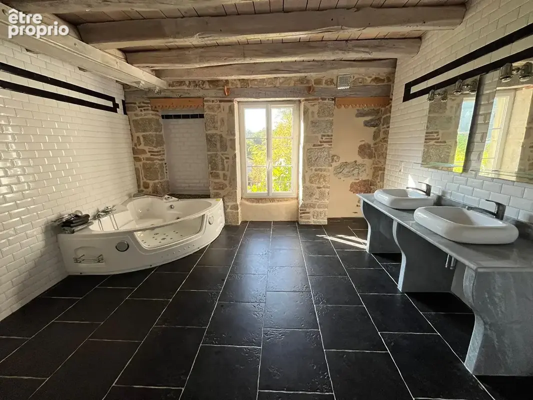 Moulin du 18ème siècle à Gizia, 10 pièces,  300m2, terrain 1Ha - photo 3