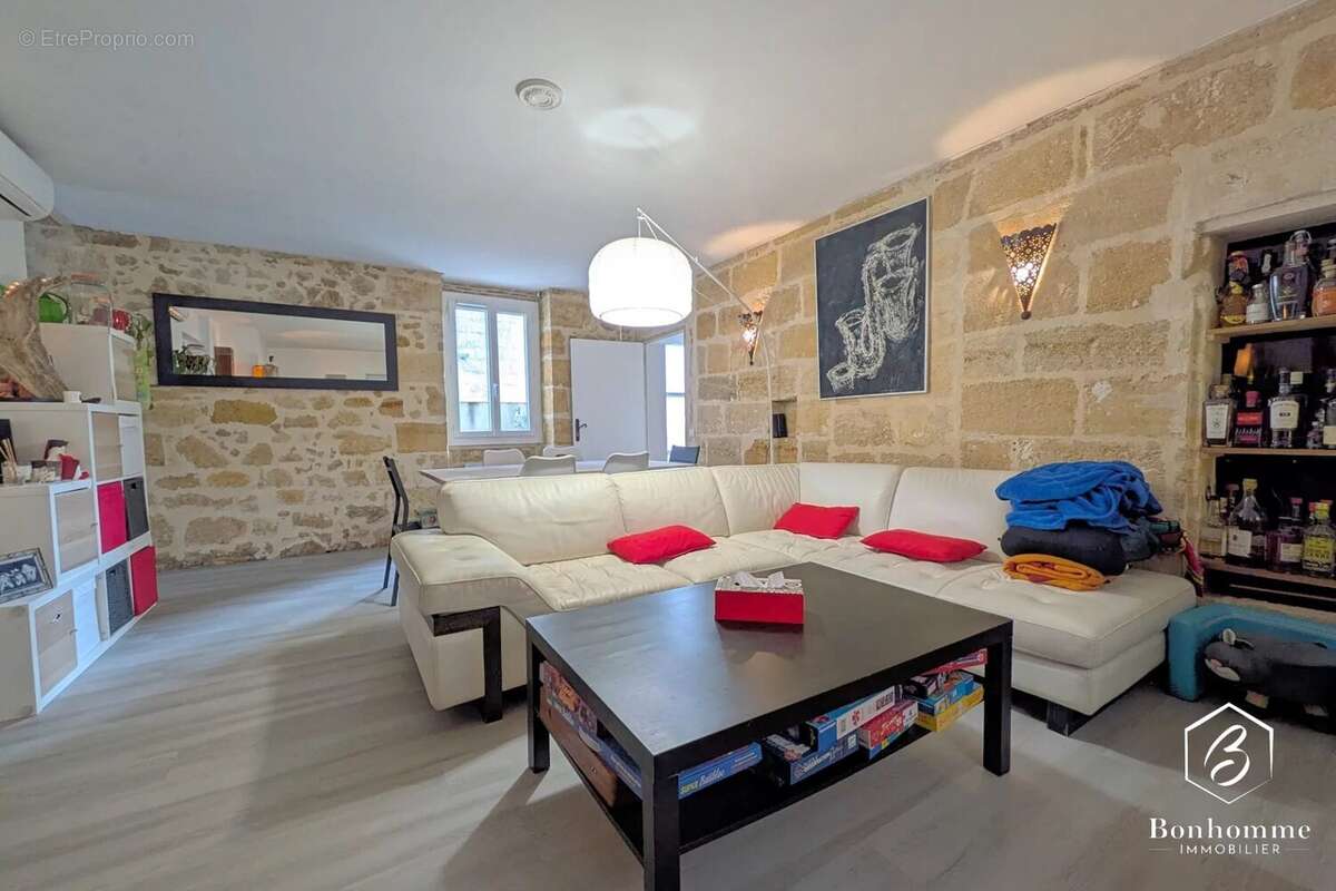 Maison à LESTIAC-SUR-GARONNE