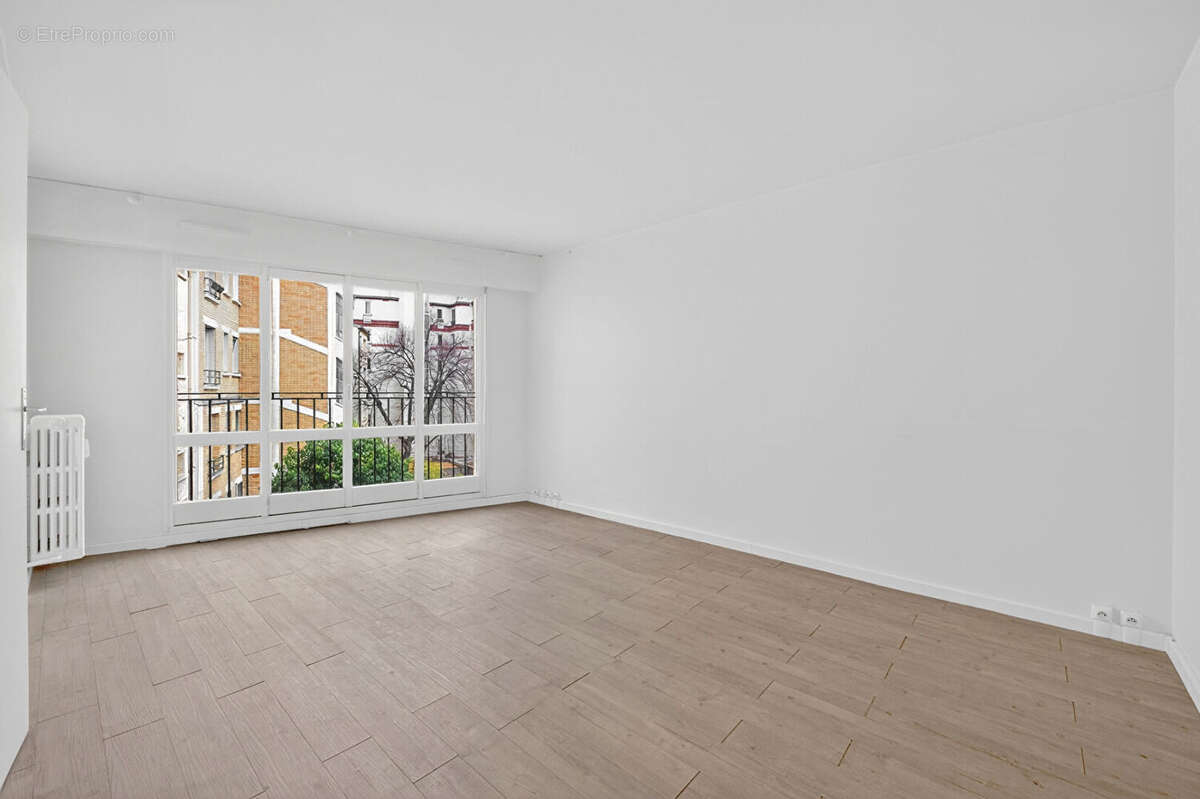 Appartement à PARIS-15E