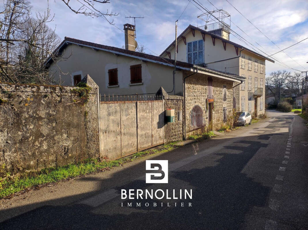 Maison à SIMANDRE-SUR-SURAN