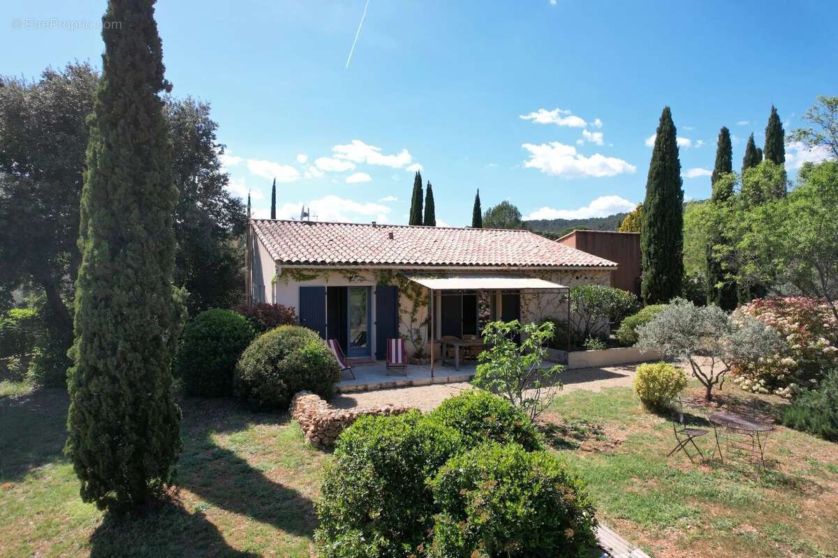 Maison à COTIGNAC