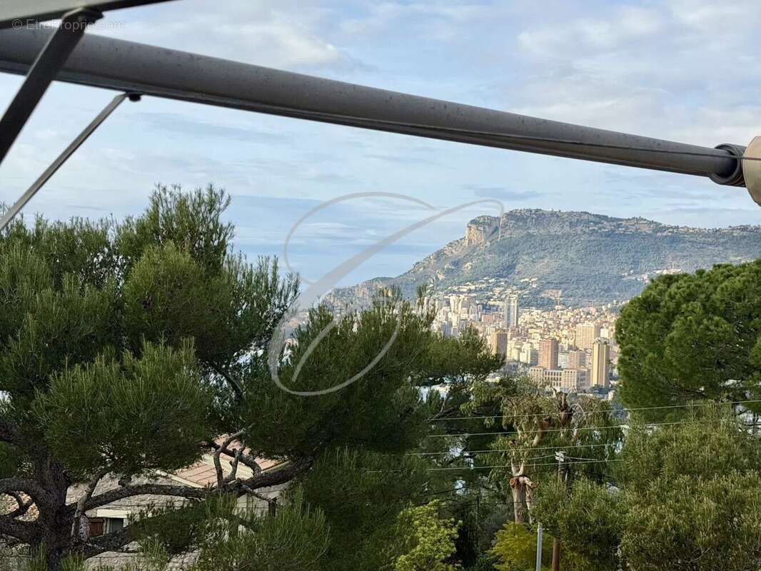 Appartement à ROQUEBRUNE-CAP-MARTIN