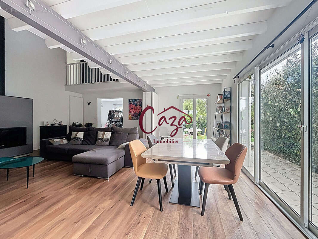 Maison à CAMBLANES-ET-MEYNAC