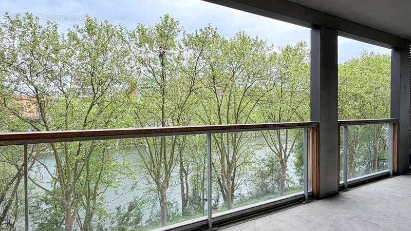 Appartement à L'ILE-SAINT-DENIS