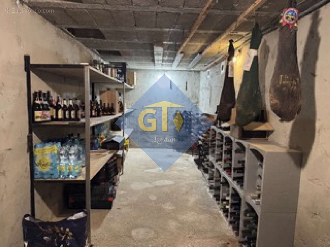 Maison à LAUDUN-L&#039;ARDOISE