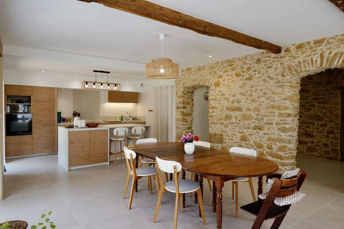 Maison de caractère  de 221 m2  - 3 hectares de terrain - photo 3