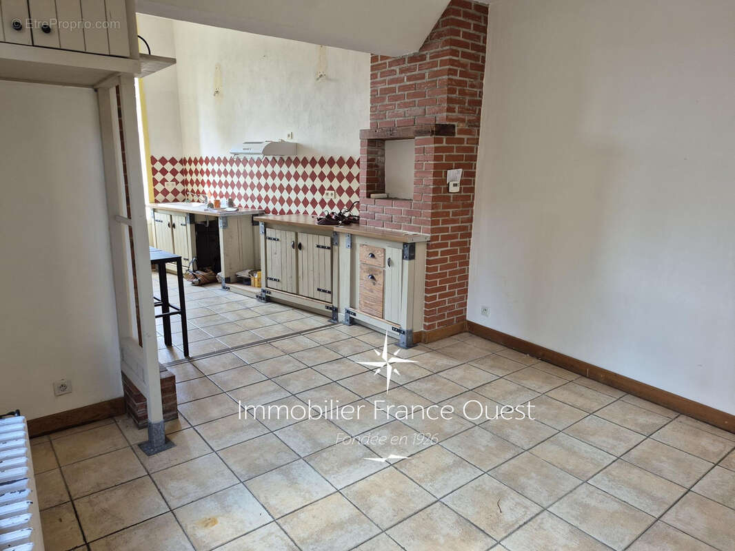 Maison de charme en pierre de tuffeau avec vue imprenable sur le château de Sablé et la Sarthe - photo 7