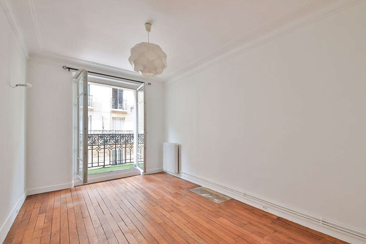 Appartement à PARIS-15E