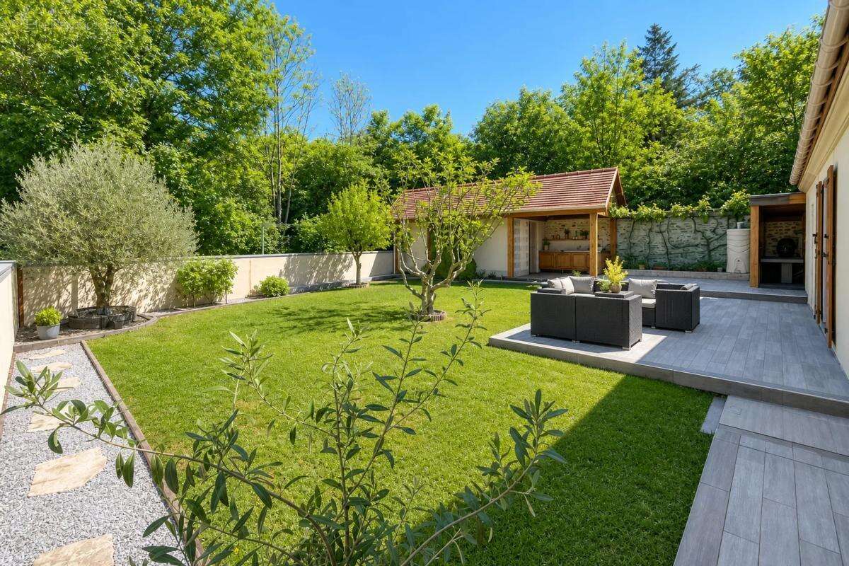 Maison à LE GUE-DE-LONGROI