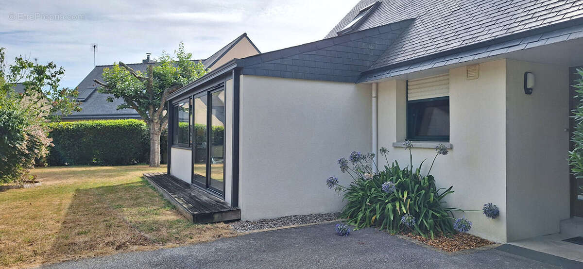 FOUESNANT BOURG - Maison contemporaine de 170 m² sur un joli terrain de 950 m² ! - photo 12
