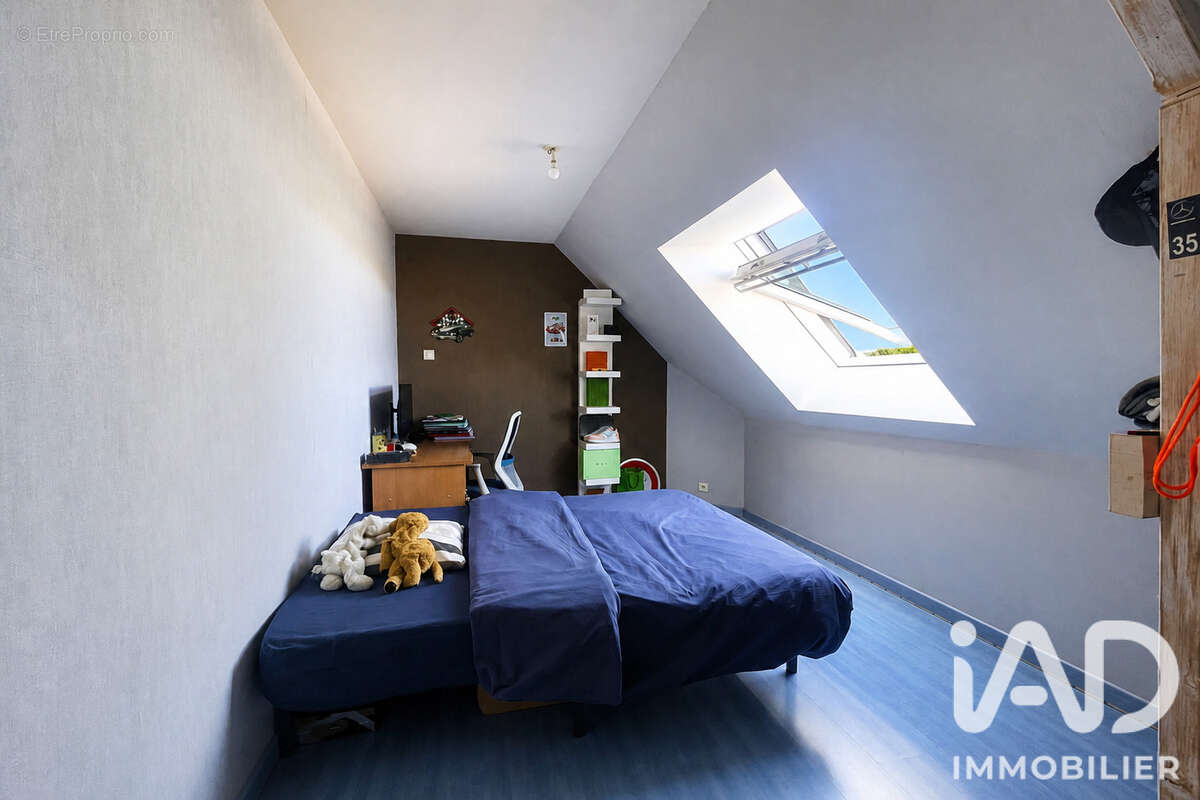 Maison 162 m² à Saint-Thurial  - photo 7
