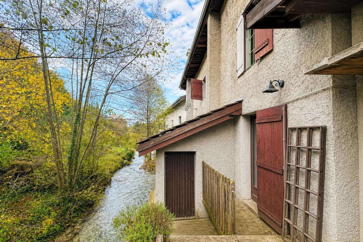 Charmante maison de village à Arbent, 160 m² - photo 13