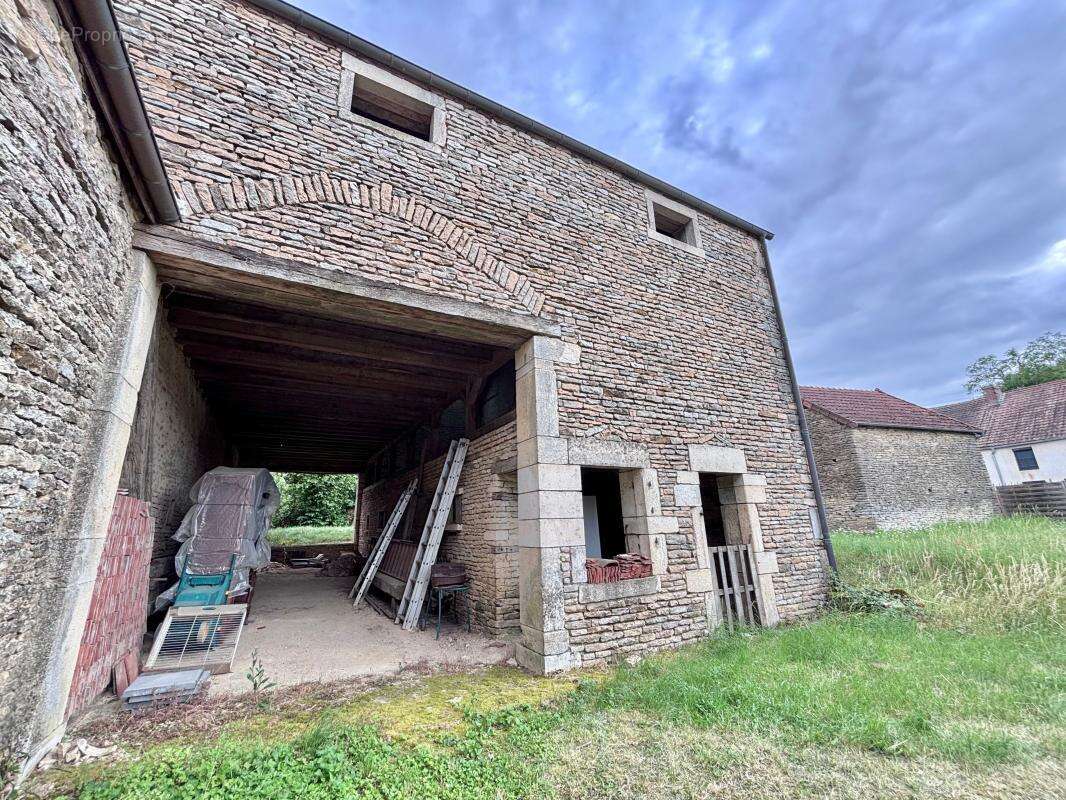 À Vendre – Dijon Nord, PICHANGES , Grange de caractère à réinventer - photo 15