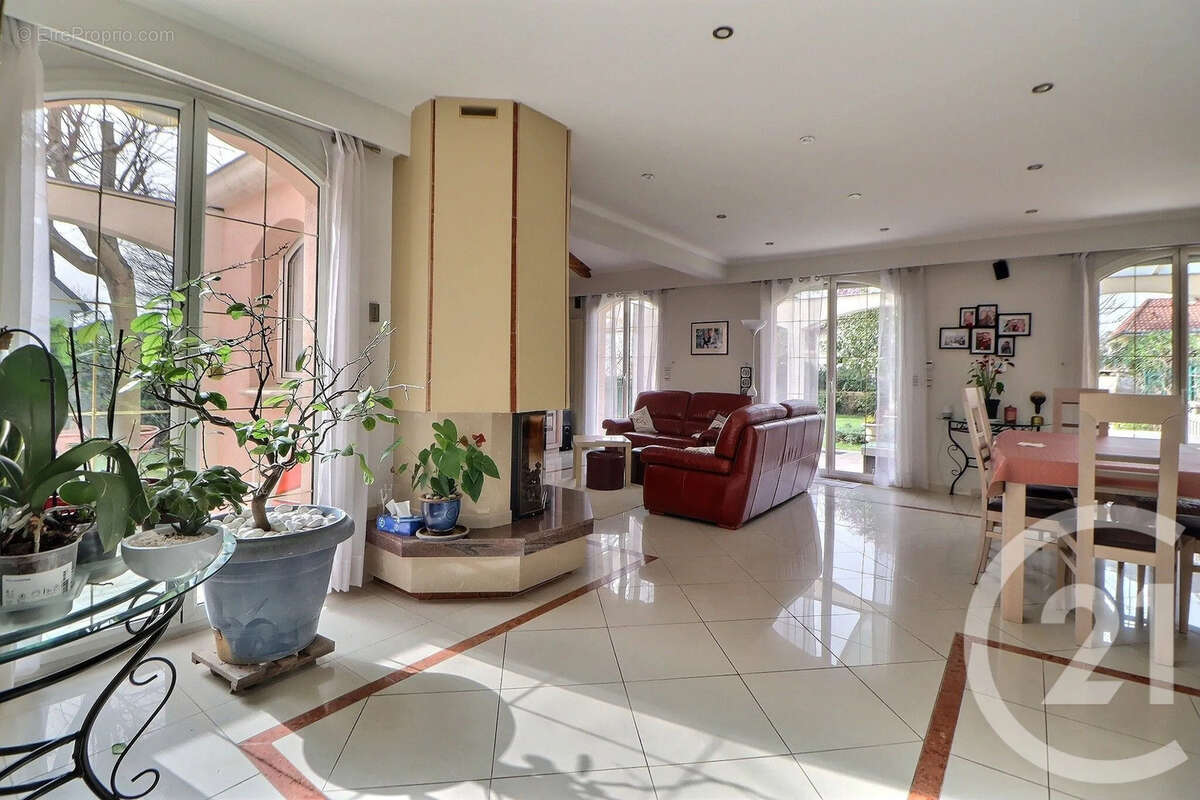 Maison à AULNAY-SOUS-BOIS