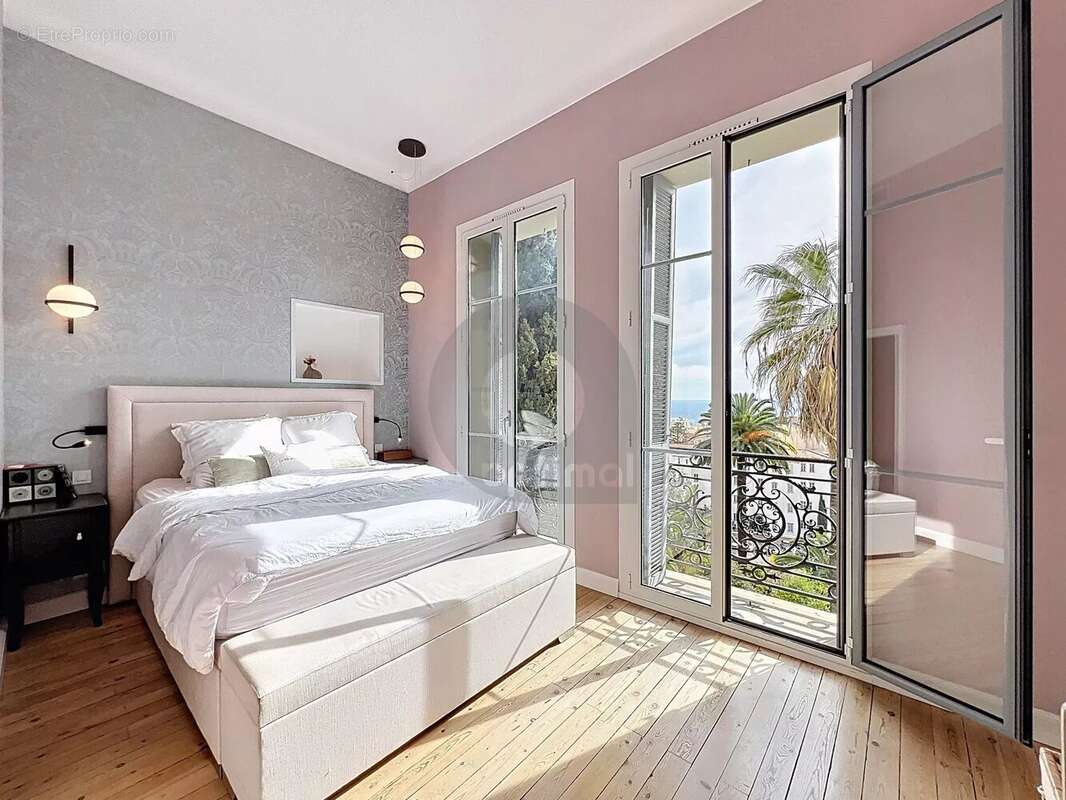 Appartement à MENTON